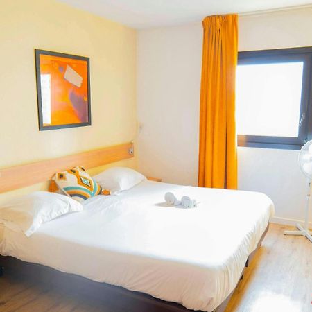 Paris Retreat 5 Minutes From Hoche Metroparking Lejlighed Pantin Eksteriør billede